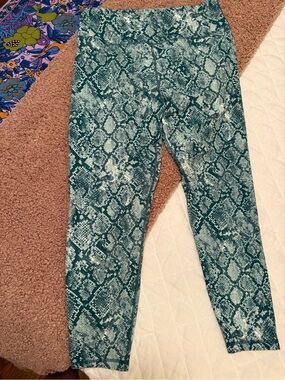 Women’s Snake-Print Leggings - Green